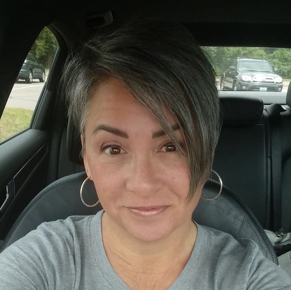 Meet your Posher, Cynthia - Picture 1 of 1